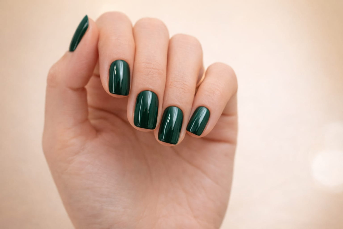 Esmerald — Faux Ongles Vert Sapin Carré Court