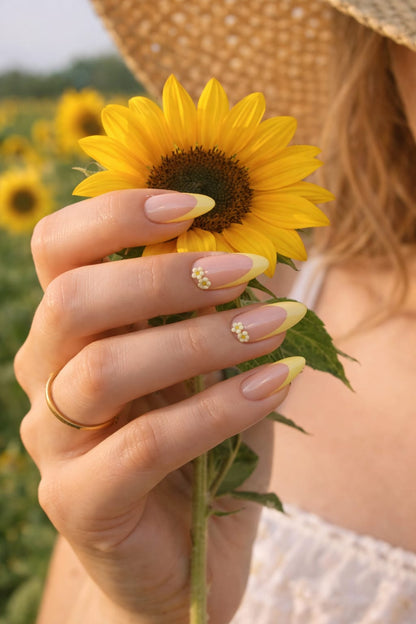 Faux ongles — French Jaune Nail Art Fleurs - forme Amande - Girasol