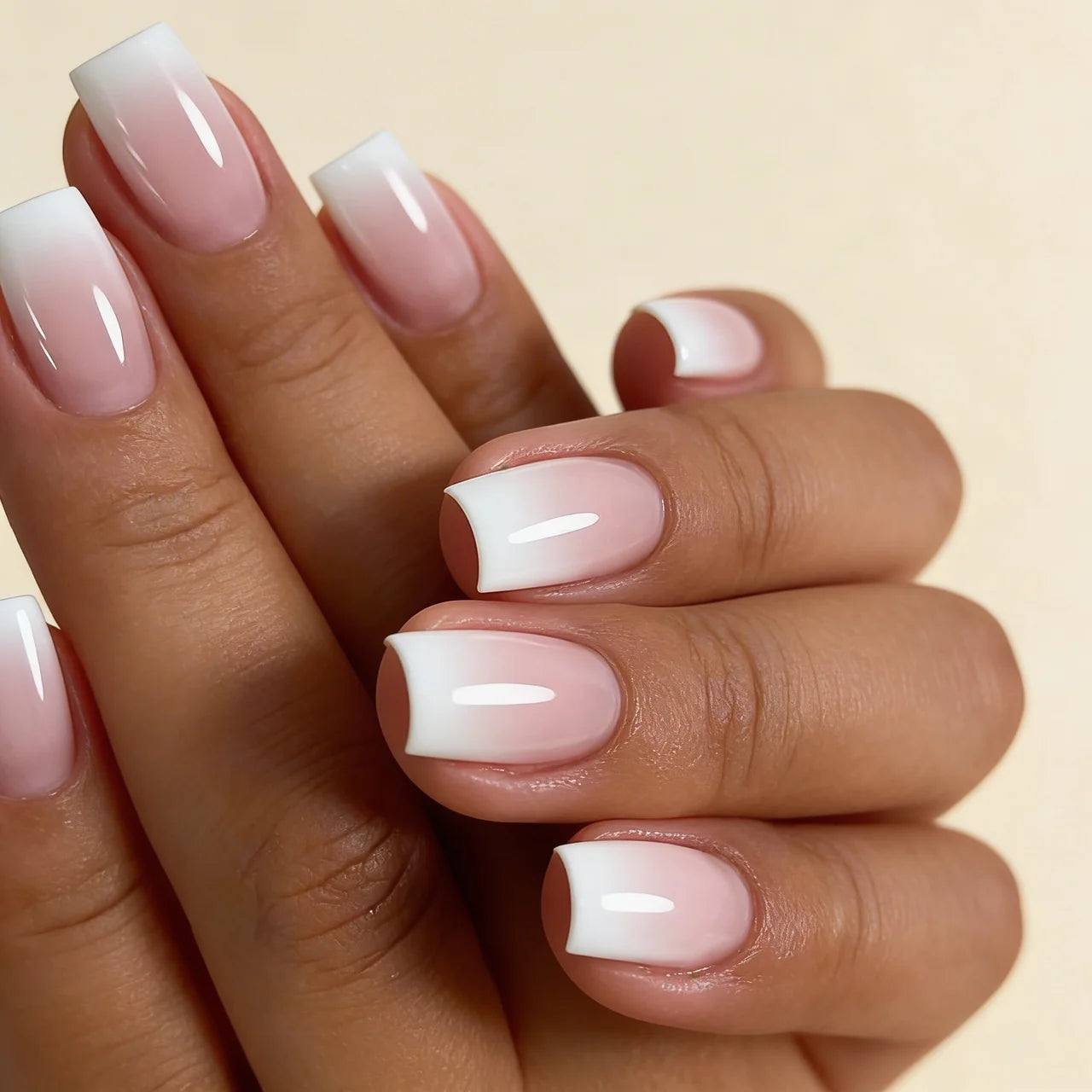 Baby Boomer - faux ongles french blanc et nude carré long glossy en gel souple | Glow Nails