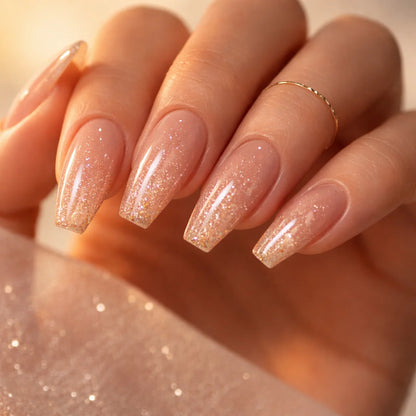 Epure faux ongles ballerine portés sur main - gel souple réutilisable
