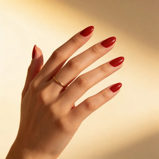 Fatal - faux ongles rouge amande court glossy en gel souple | Glow Nails