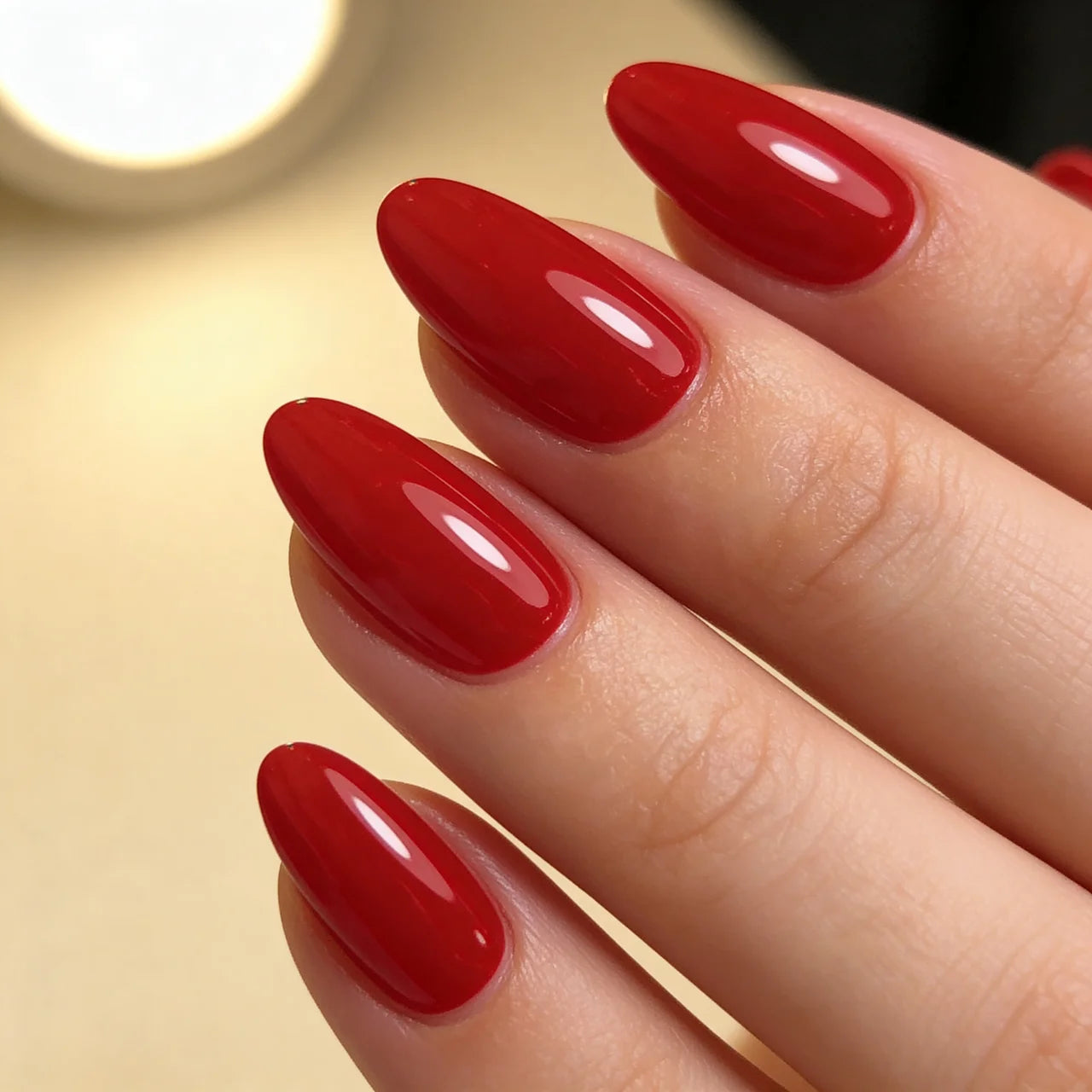 Fatal press on nails amande court - vue de profil