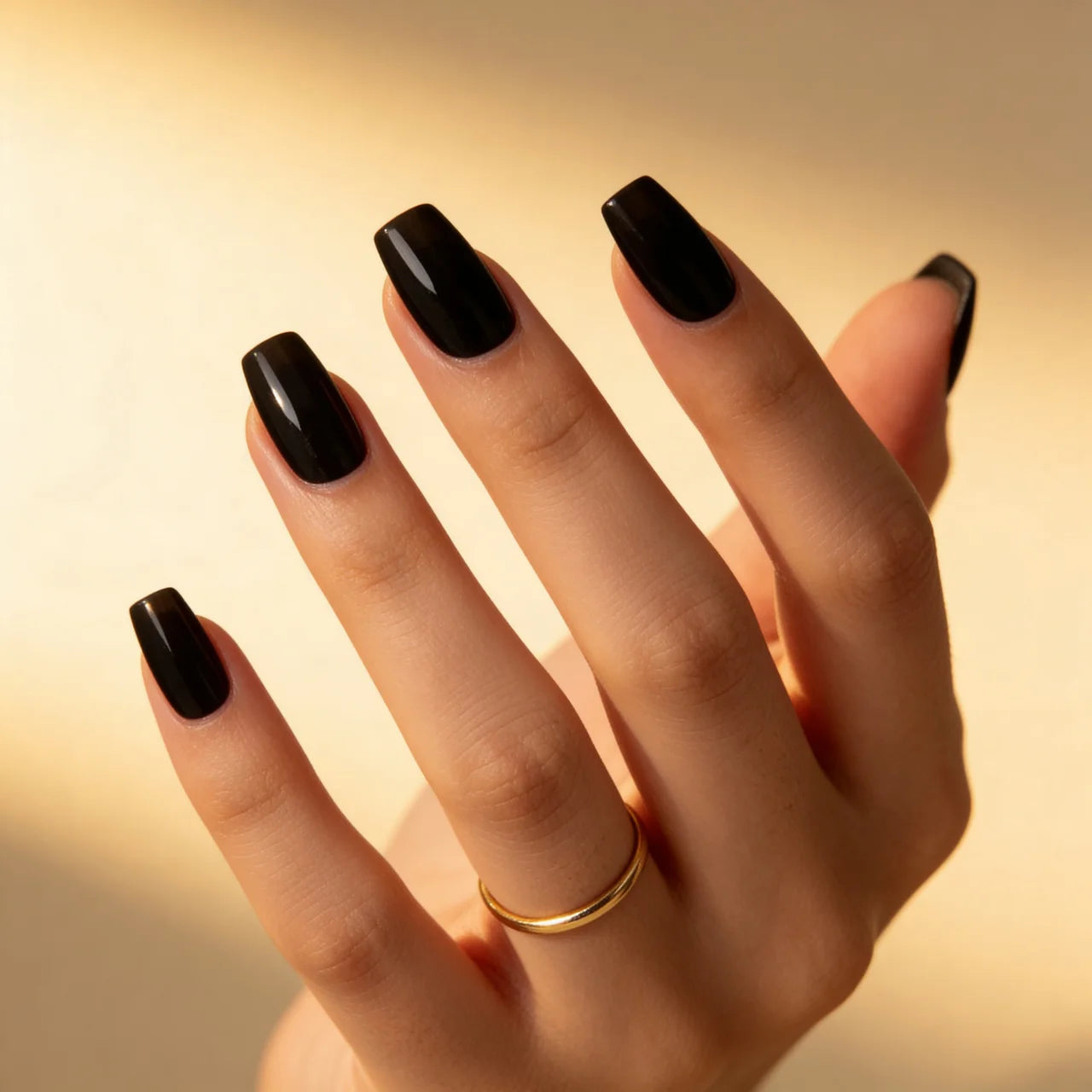 Angry Bunny - faux ongles noir ballerine très long glossy en gel souple | Glow Nails