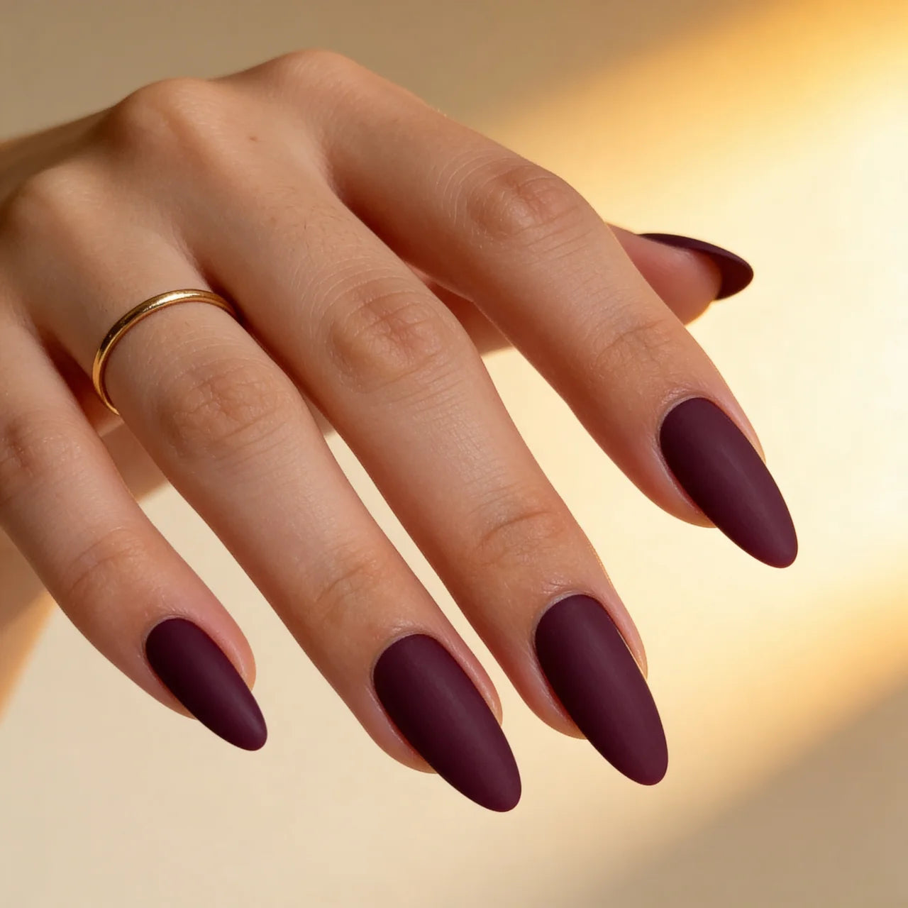 Vino press on nails amande long - vue de profil