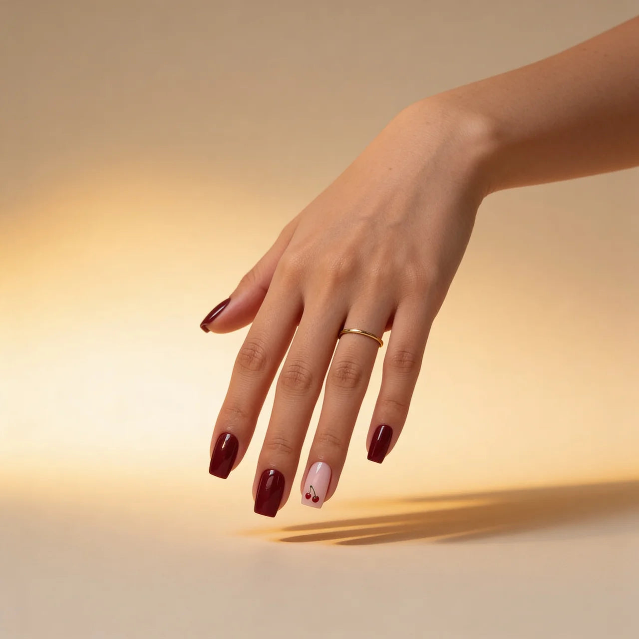 Ceresa faux ongles carré portés sur main - gel souple réutilisable