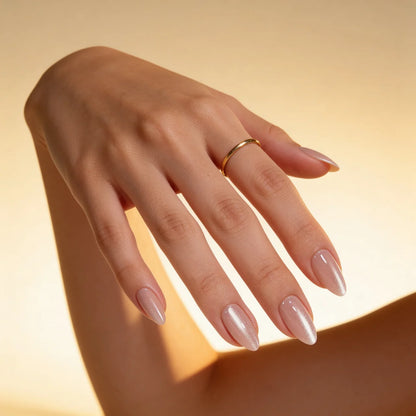 Luz faux ongles paillettes amande portés sur main - gel souple réutilisable