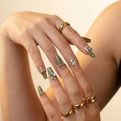 Gabby faux ongles paillettes ballerine portés sur main - gel souple réutilisable