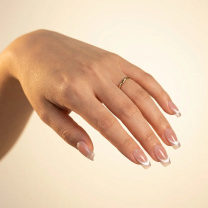 Cat faux ongles chromatique ballerine portés sur main - gel souple réutilisable