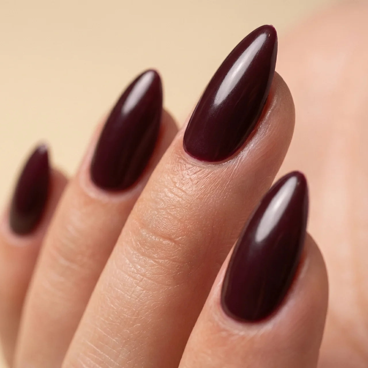 Prune press on nails amande court - vue de profil