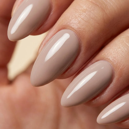 Lin press on nails amande court - vue de profil