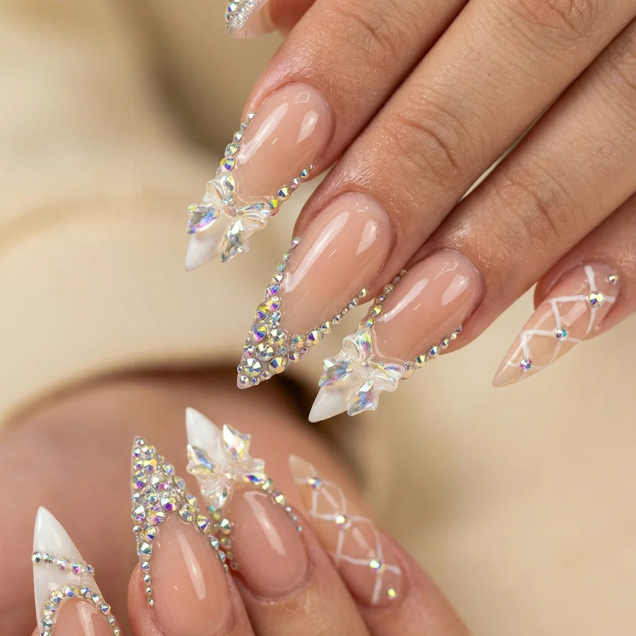 Vamp press on nails stiletto très long - vue de profil