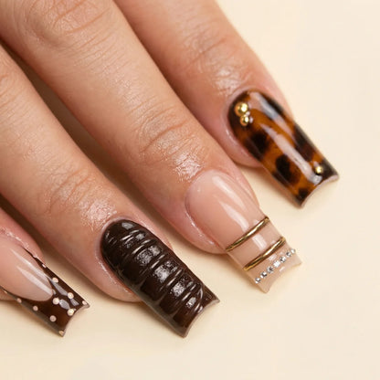 Zanzibar faux ongles ballerine portés sur main - gel souple réutilisable