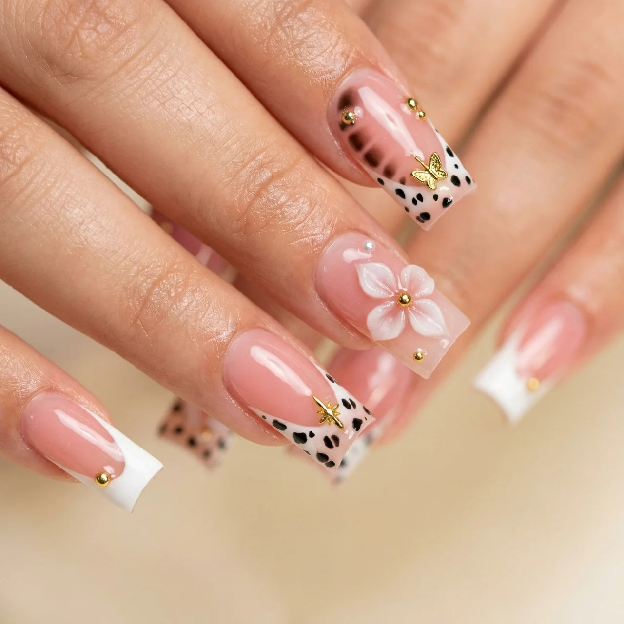 Sweet Savage faux ongles carré portés sur main - gel souple réutilisable