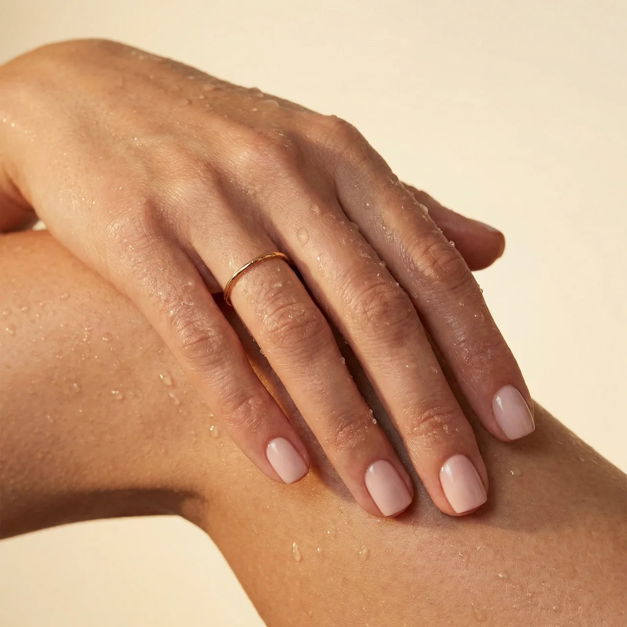 Romance faux ongles carré portés sur main - gel souple réutilisable