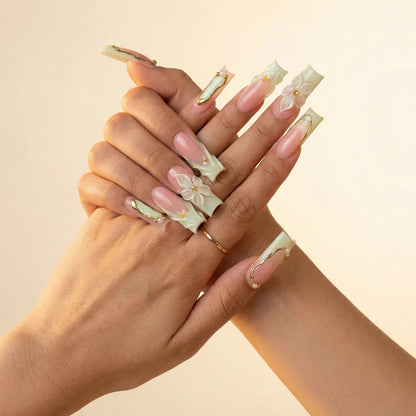 Aloha faux ongles carré portés sur main - gel souple réutilisable