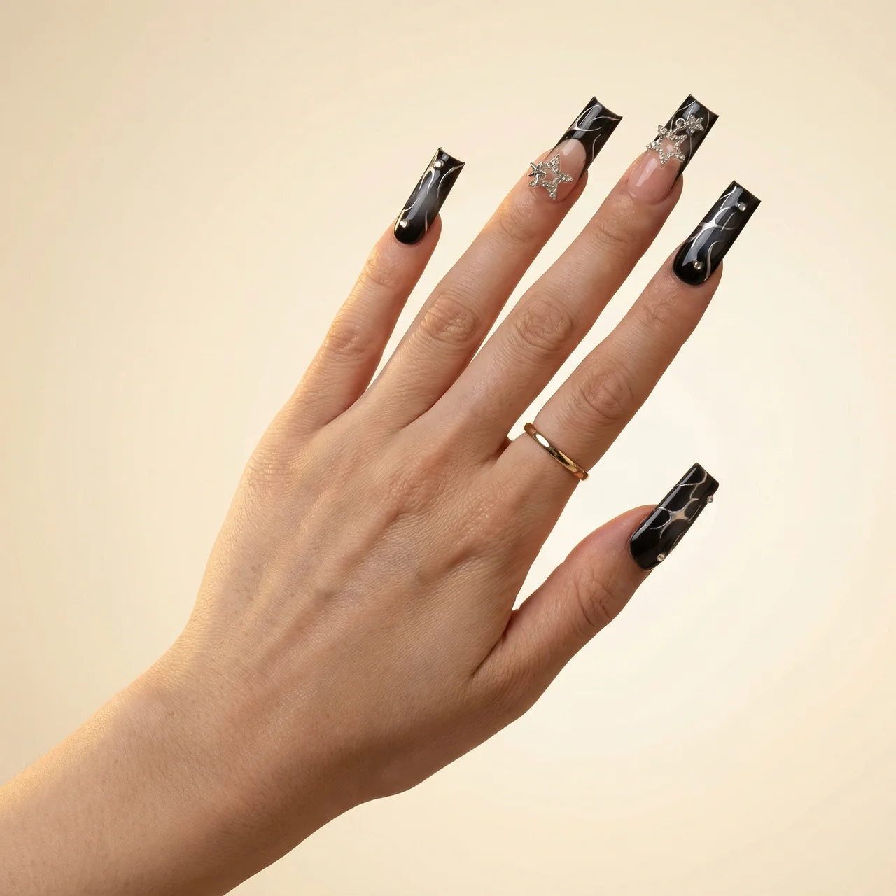 Bella faux ongles carré portés sur main - gel souple réutilisable
