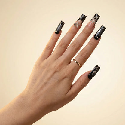 Bella faux ongles carré portés sur main - gel souple réutilisable