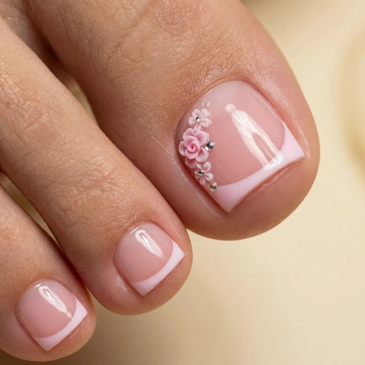 Hola Bebe Pieds press on nails pieds - détail design rose