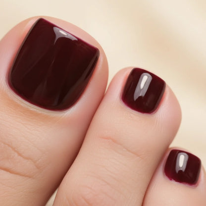 Minimal Red Pieds press on nails pieds - détail design bordeaux