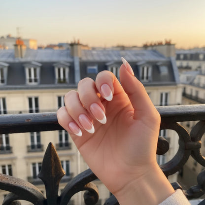 Audacious press on nails amande long - vue de profil