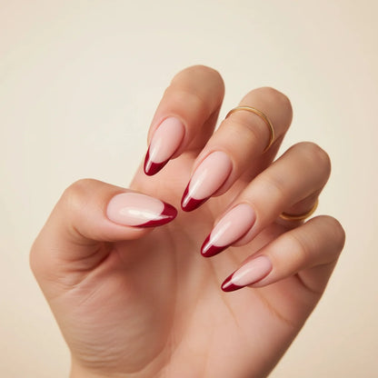 Drama faux ongles french amande portés sur main - gel souple réutilisable