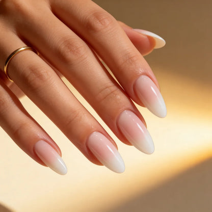 Soft Boomer press on nails amande long - vue de profil