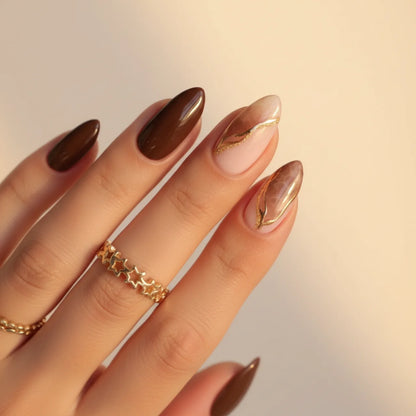 Coffeen - faux ongles marron amande long glossy en gel souple | Glow Nails