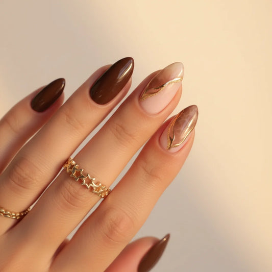 Coffeen - faux ongles marron amande long glossy en gel souple | Glow Nails