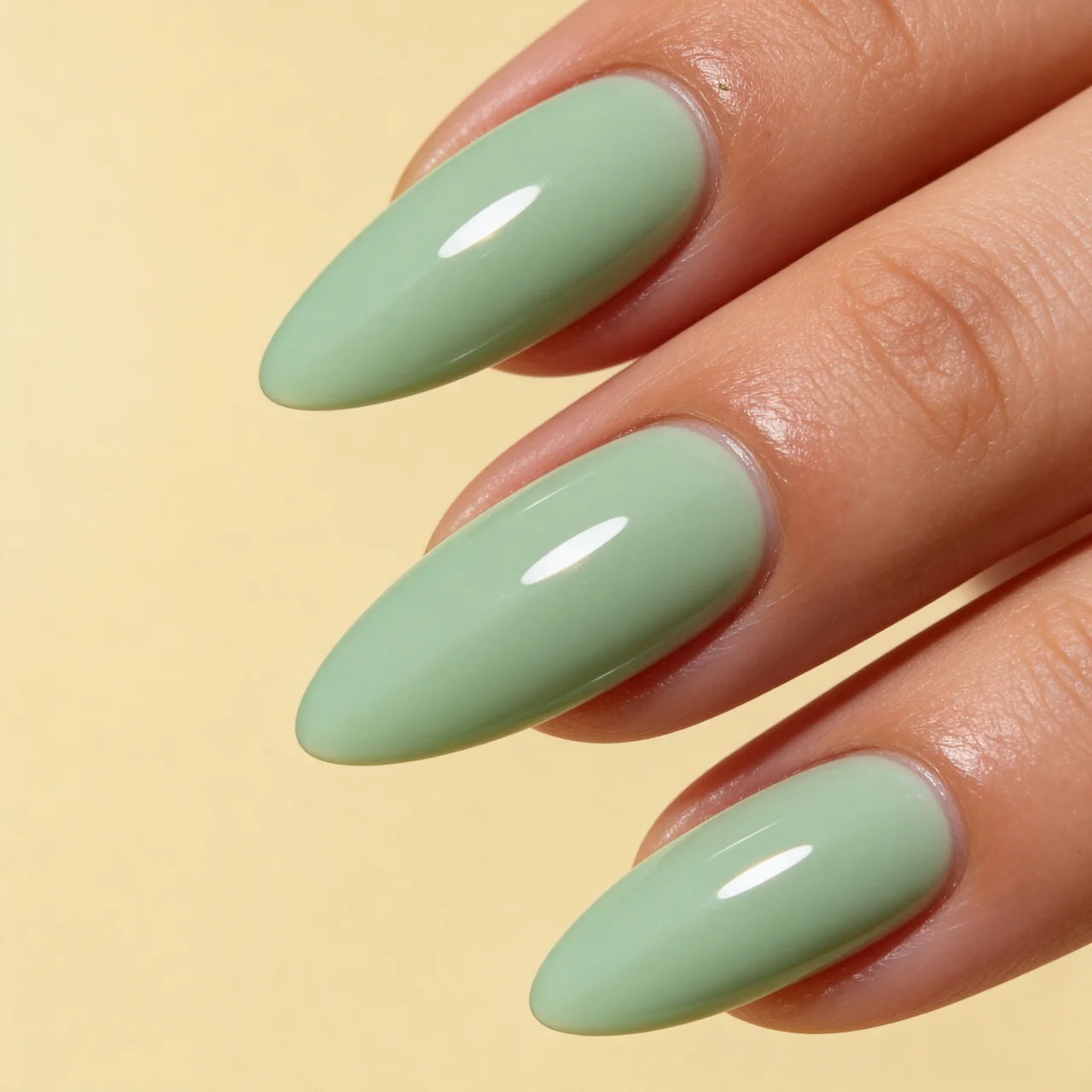 Libre press on nails amande long - vue de profil