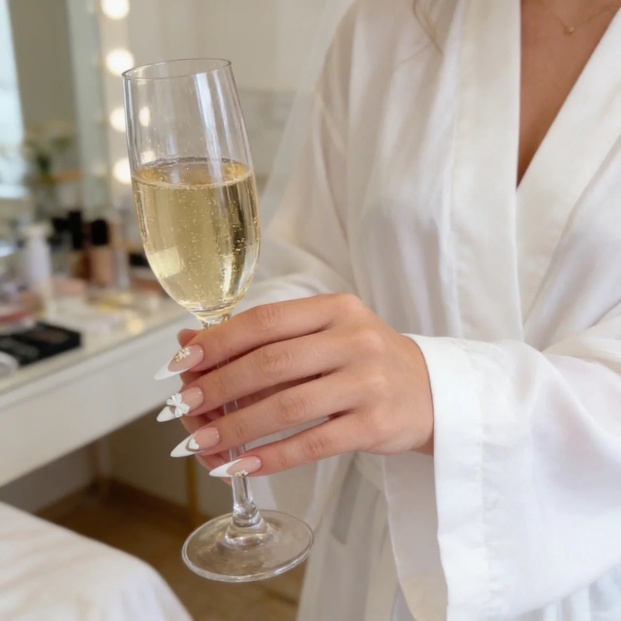 Promise press on nails amande long - vue de profil