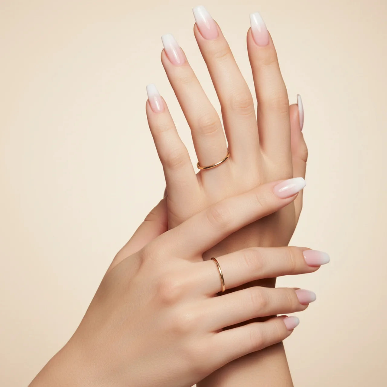 Casual faux ongles french ballerine portés sur main - gel souple réutilisable