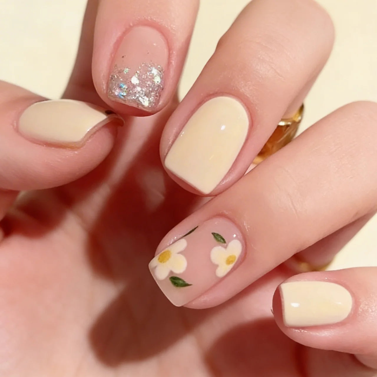 Flor faux ongles carré portés sur main - gel souple réutilisable