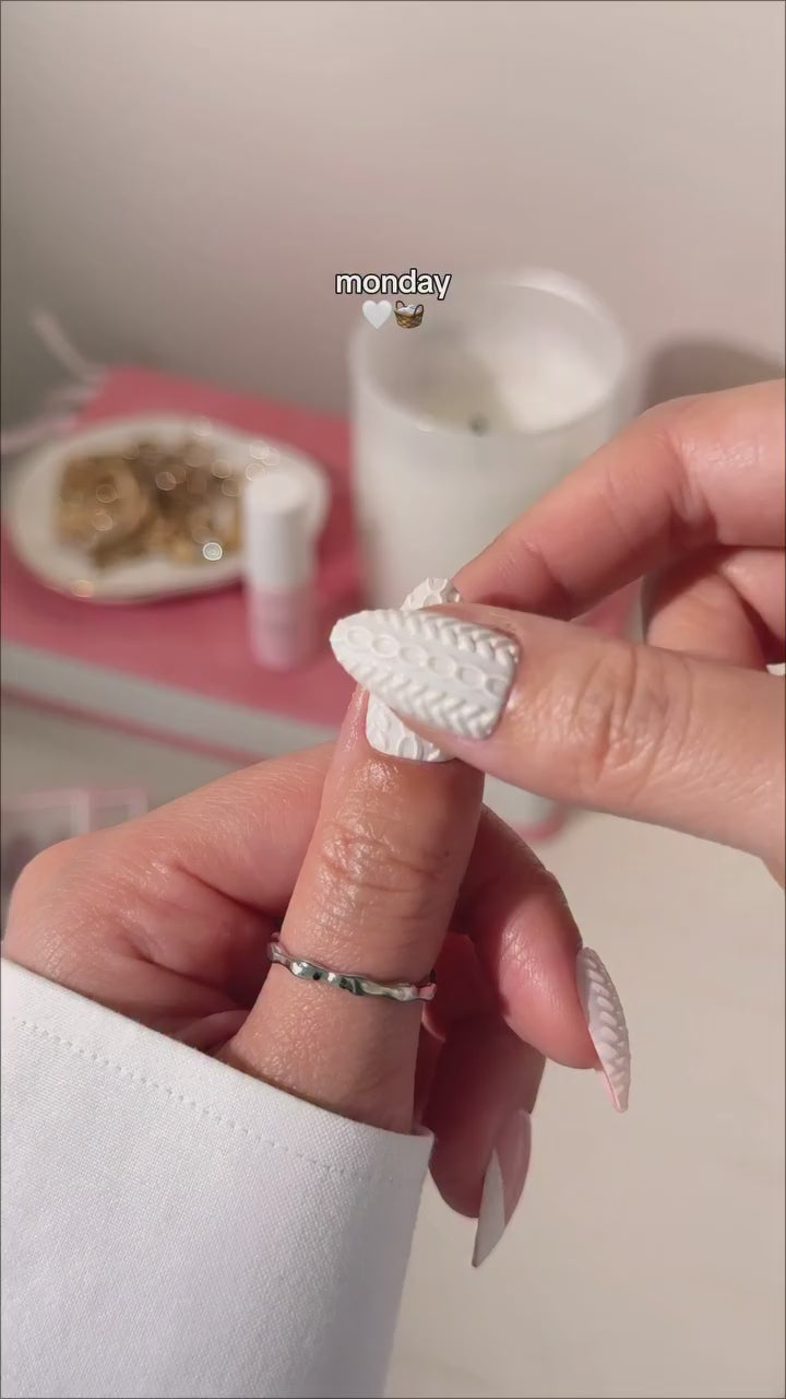 Faux ongles Glow Nails portés au quotidien - résultat salon chez toi